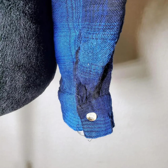 Sim & Sam Flannel Plaid Button Down Tie Front Top Size Medium - Picture 11 of 12